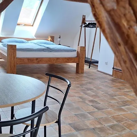 Apartament Ve Starem Pivovaru Malesov